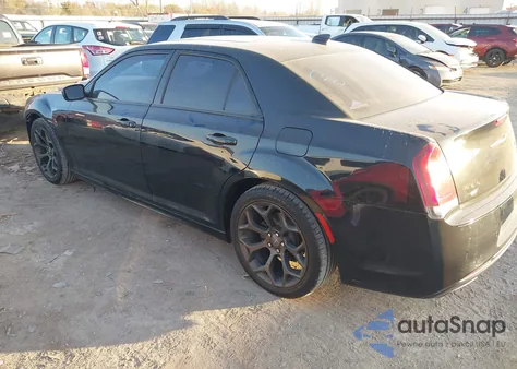 2016 Chrysler 300 300S Alloy Edition z USA, uszkodzony, nr VIN 2C3CCABG0GH295065